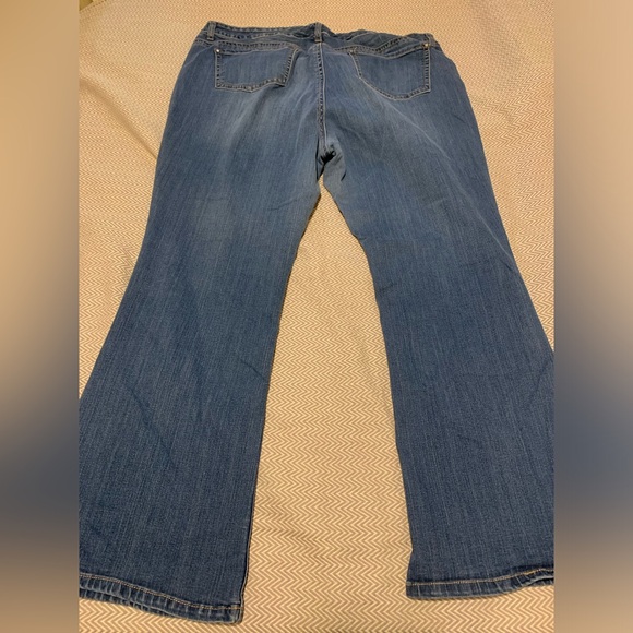 New Directions Weekend flare leg jeans. Rhinestone buttons on pockets. 22W. - Picture 4 of 6